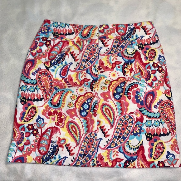 Talbots Pink Paisley Mini Skirt Size 8 EUC - Picture 4 of 7